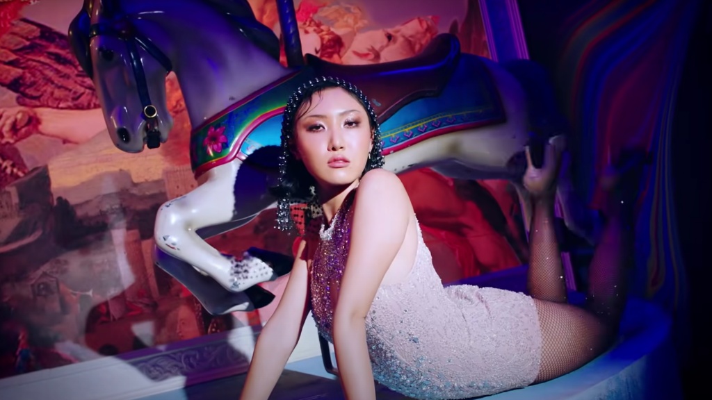 Mamamoos Hwasa Reported To Police For Public Indecency During Live