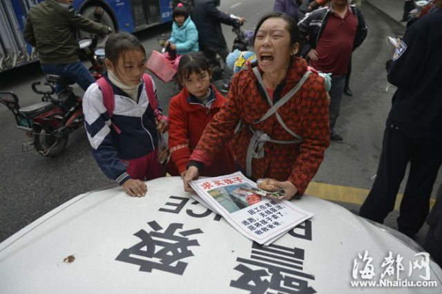 Chinese Woman Forced to Put Daughter Up For Sale to Pay Husband’s $15K Medical Bill