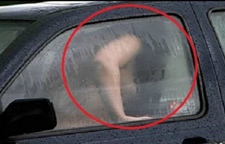 Chinese Man Almost Killed by Thieves While Having CAR SEX in Africa