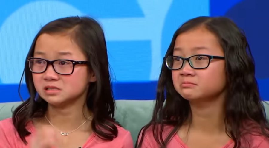 chinese-twin-sisters-separated-at-birth-meet-for-first-time-in-10-years