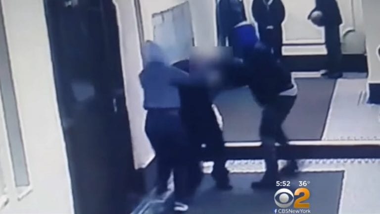 Bystanders Just Watch as Couple Brutally Attacks Chinese Food Delivery Man