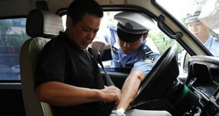 Shanghai is Now Fining People $7 for Not Wearing Their Seat Belts
