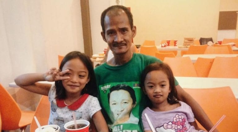 Filipino Father Melts Hearts for Why He Takes His Kids to Jollibee Every Weekend
