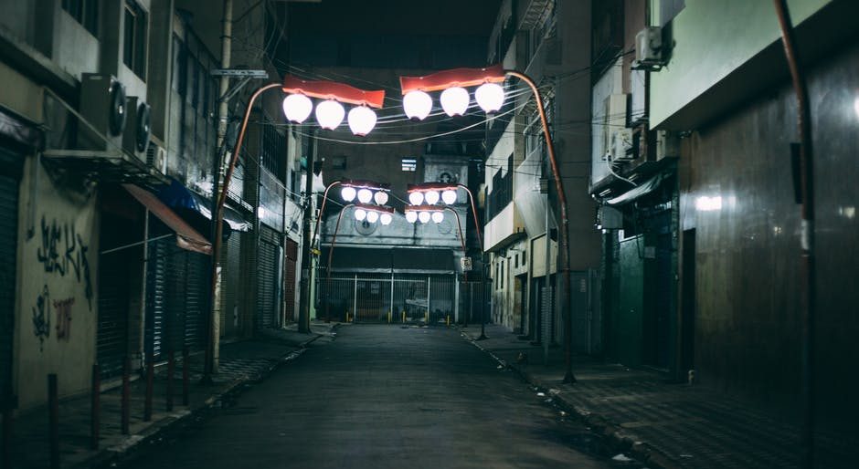 Hong Kong Woman Narrowly Escapes Rape by Praising Attacker’s Muscular Body