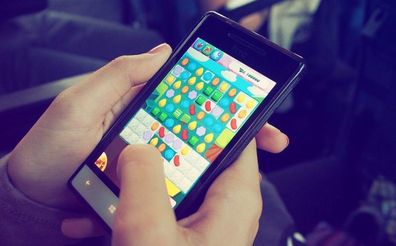 Japanese Husband Spends $108,000 of Wife’s Money on Gaming, Wife Asks Internet If She Should Divorce