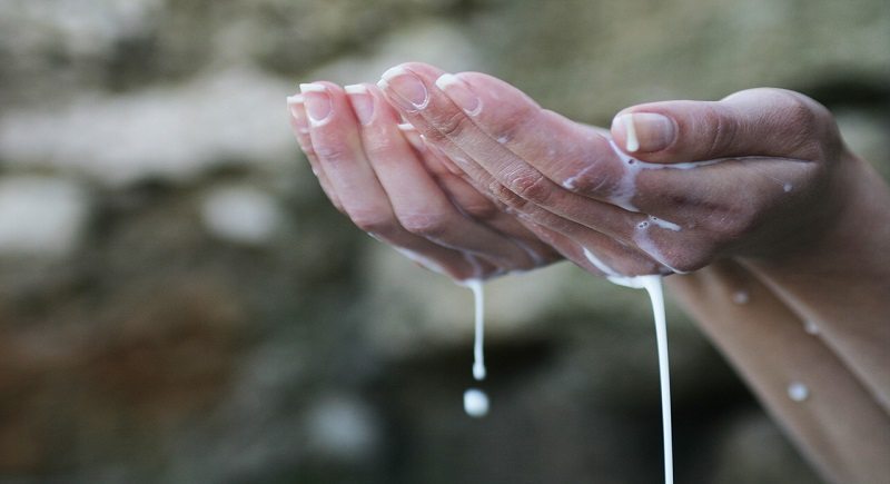 Moms in China are Earning Extra Cash Selling Breast Milk Online