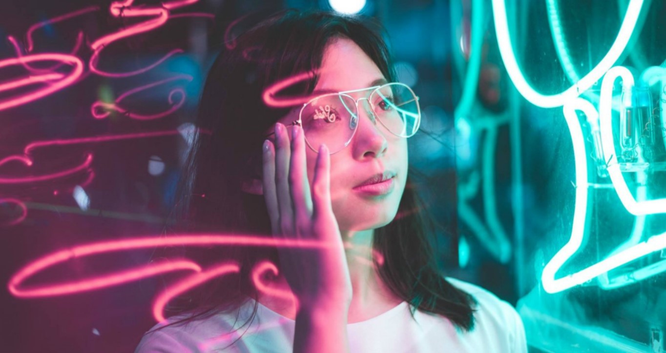 Filipino Photographer Will Teach You How To Take Aesthetic AF Vaporwave Photos