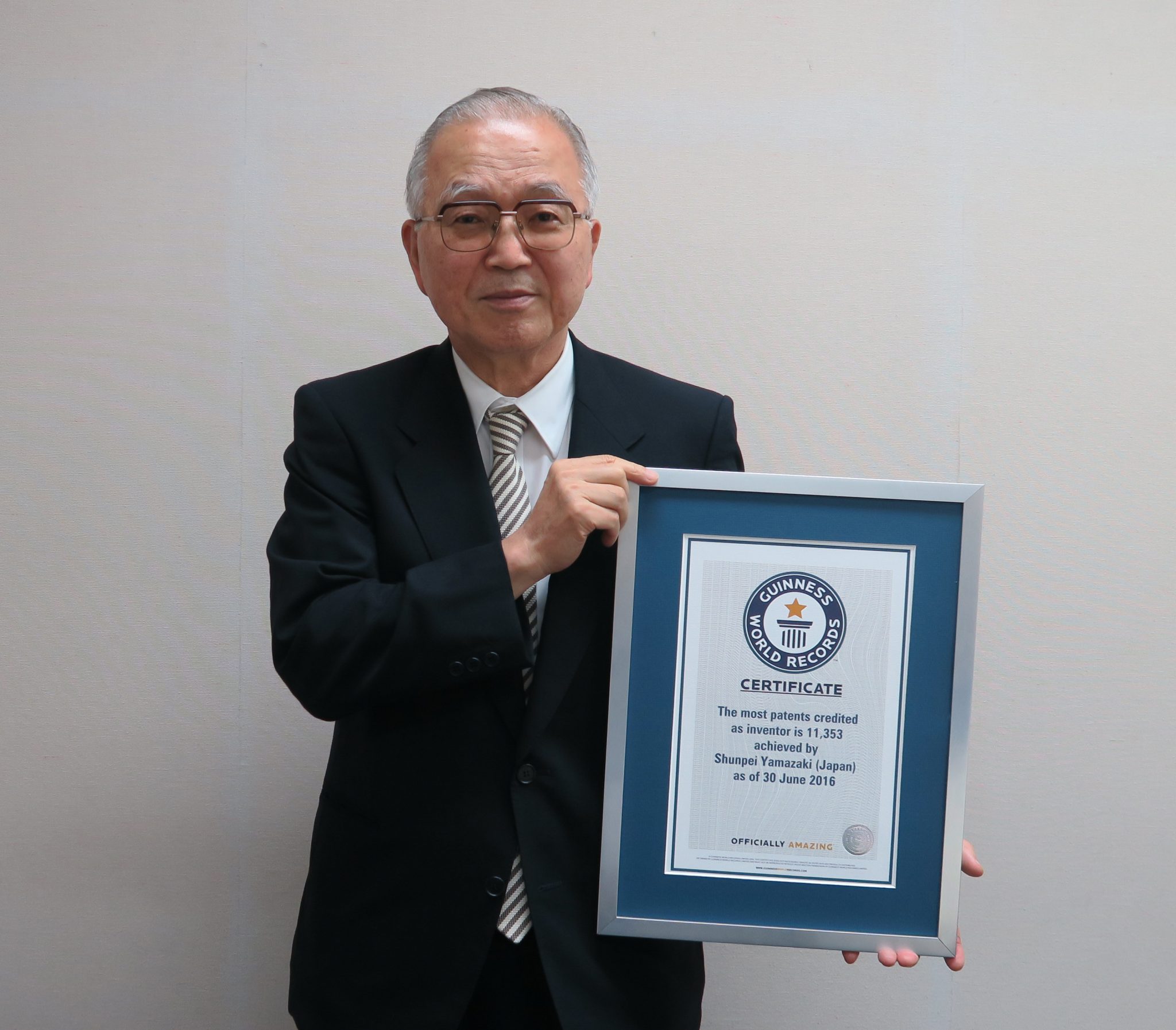 Japanese Man Sets World Record For Holding Over 11 000 Patents