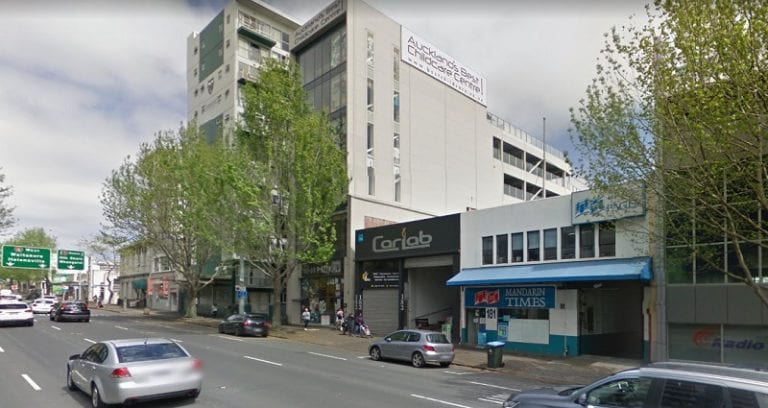 Robber in New Zealand Mugs Chinese Student, Steals $11,500 of Valuables From Her Home Right After