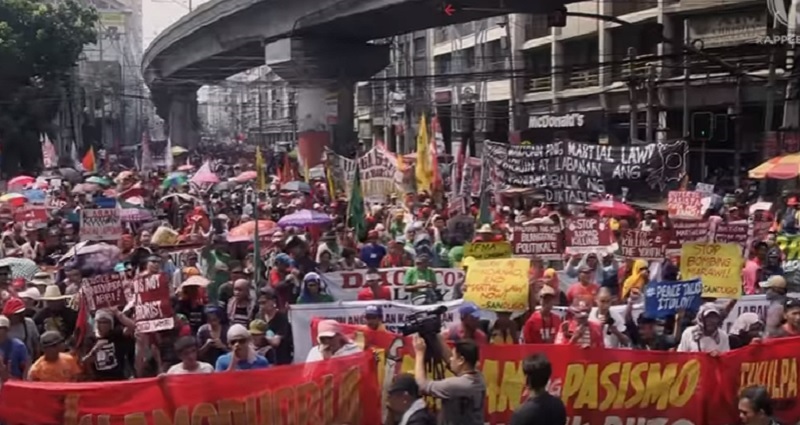 Thousands of Filipinos Protest Against 'Emerging Dictator' President ...