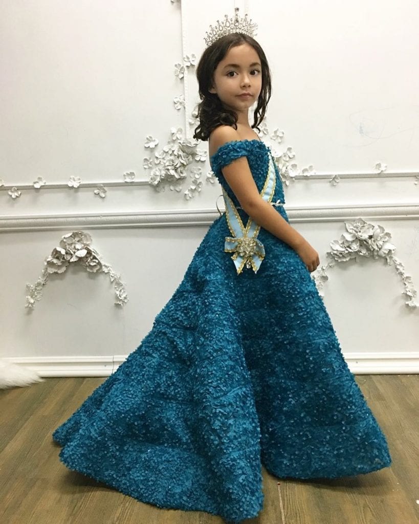 Filipino 'Designer Daddy' Mesmerizes Netizens with His Magical Disney Princess  Dresses | NextShark.com