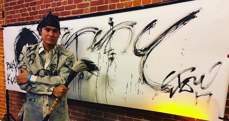 Meet The Filipino American Who’s Keeping An Ancient Filipino Script Alive