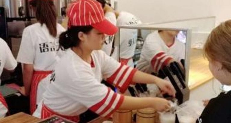 ‘Silent’ Bubble Tea Shop in China Hires Only Deaf Employees