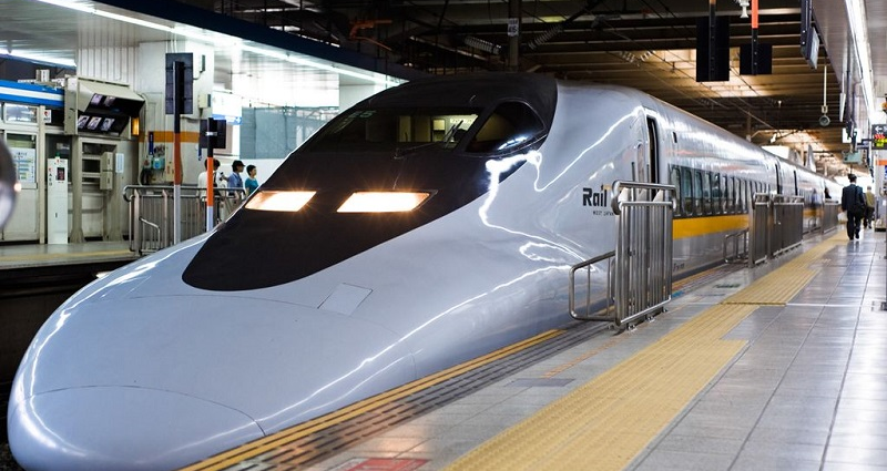 Japanese Bullet Train Almost Speeds Off With 200 Passengers Left Behind