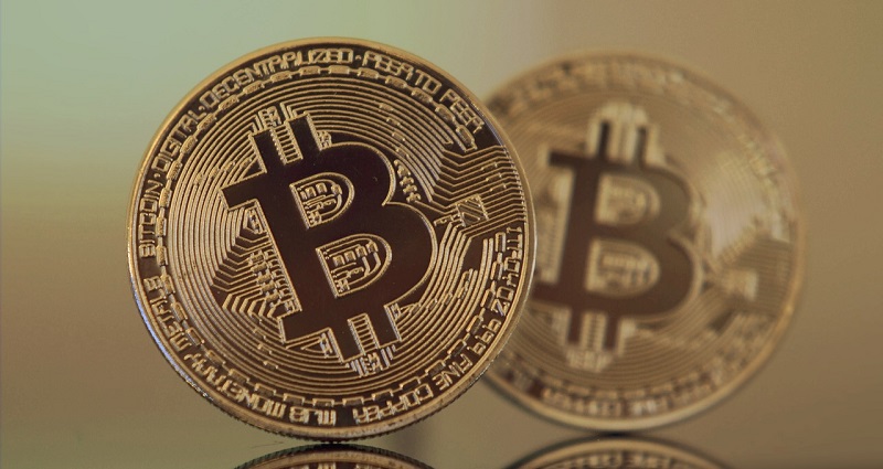 bitcoin exchange hacked again goes bankrupt