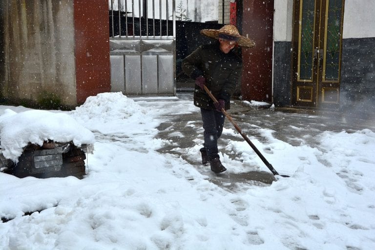 China Bans Coal Burning, Forcing Many to Freeze This Winter