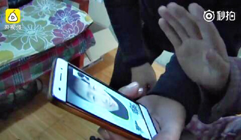 shanghai policeman helps couple cope with loss of son