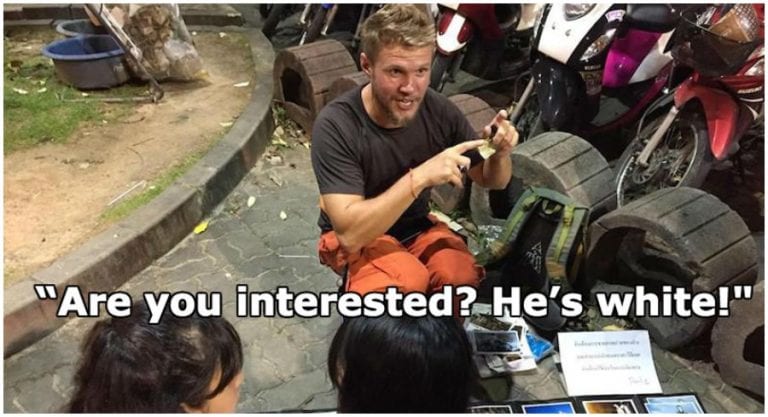 Begpacker Attracts Crowds of Thai Women By Selling Photos of Himself For Money