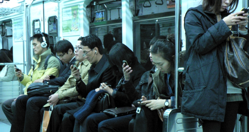 South Korea Fines Facebook $369,400 for Throttling Its User’s Connections