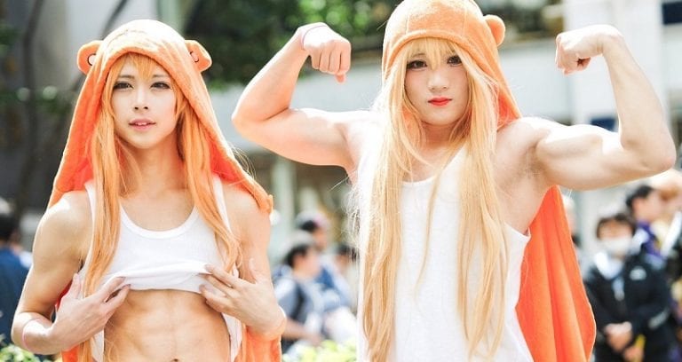 Crossplayers Offer Pervs to Grab Their ‘Boobs’ at Conventions