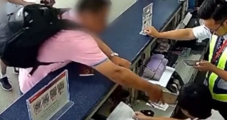 Chinese Man Slaps Airport Employee With Phone After His Flight Gets Cancelled