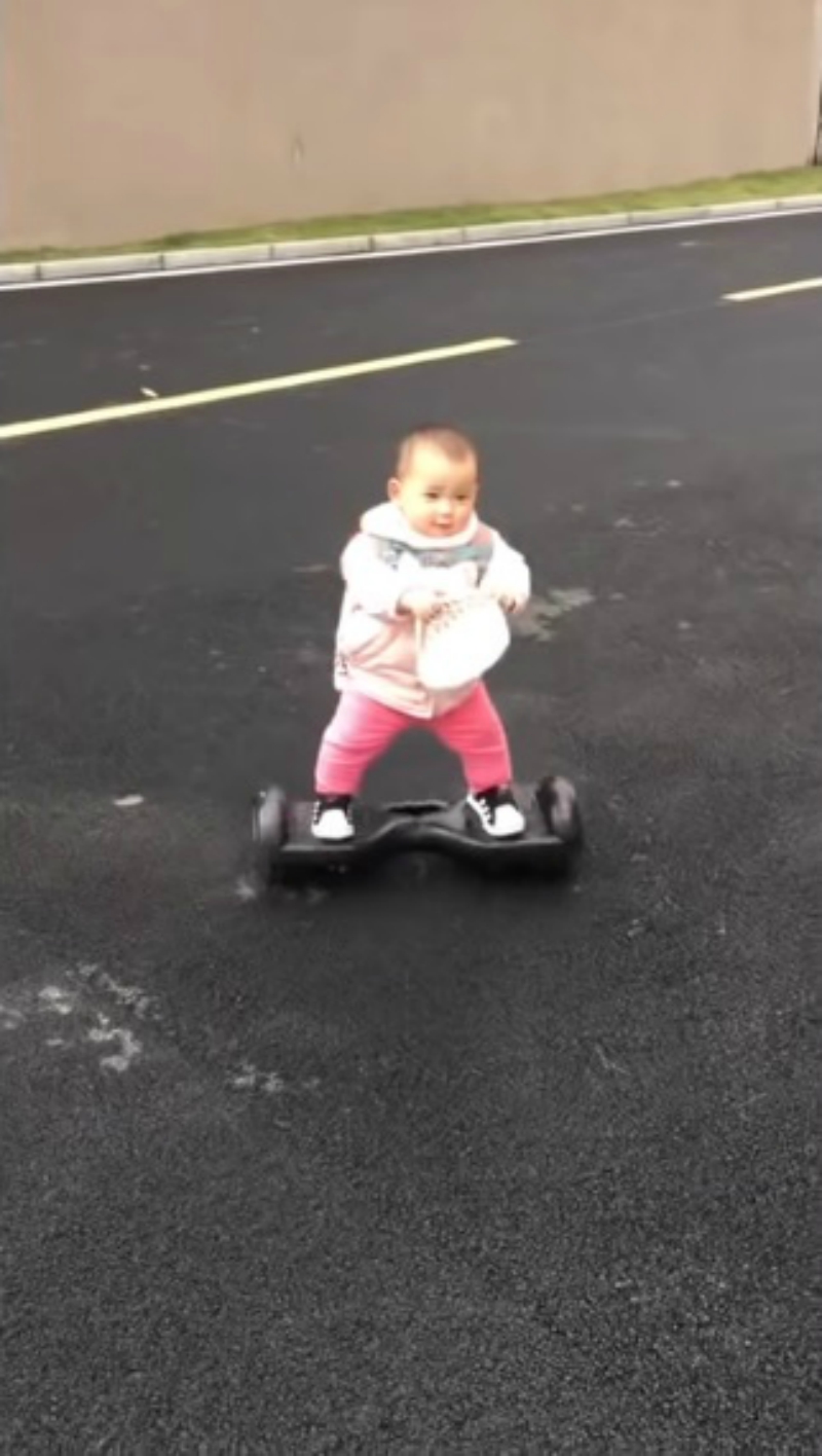 Toddler Who Can a Hoverboard Better Than You Goes Viral China | NextShark.com