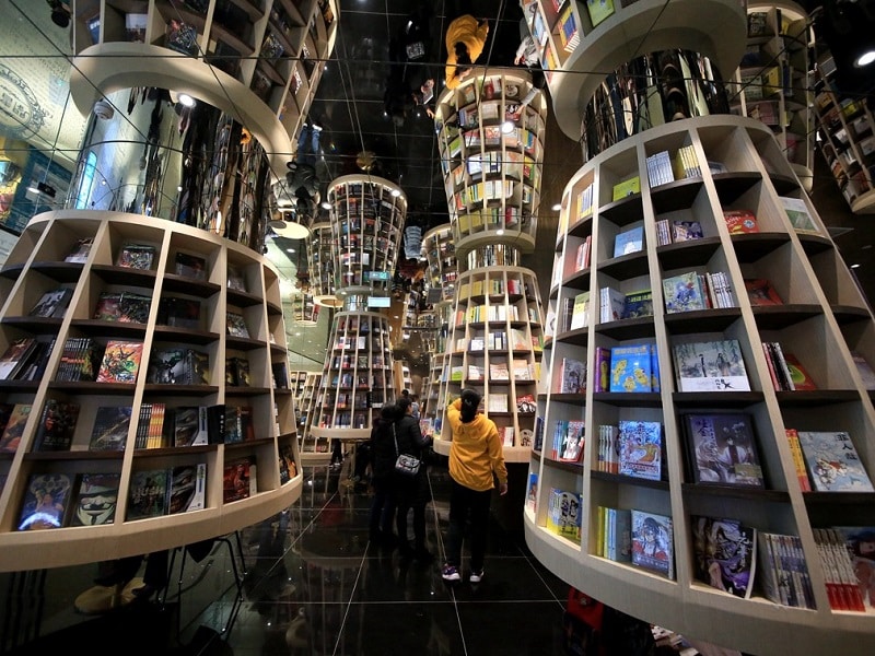 Chongqing, China is welcoming a new store that will surely blow the minds of bookworms.