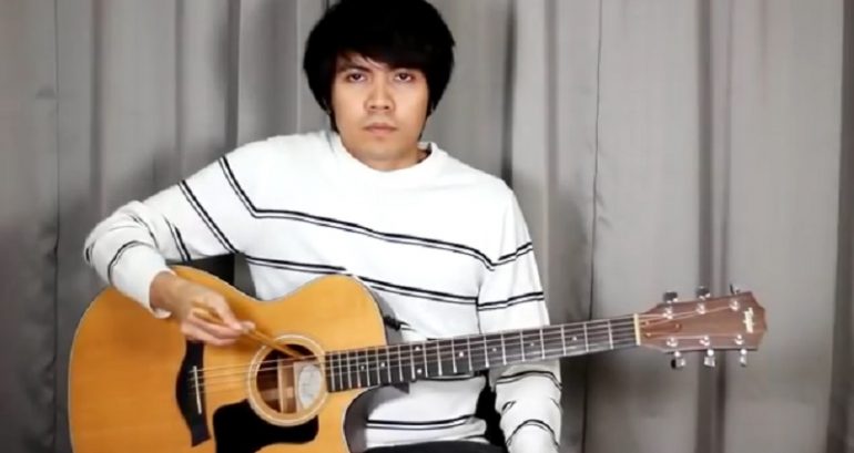 Filipino Guitarist Plays Queen’s ‘Bohemian Rhapsody’ Using Chopsticks