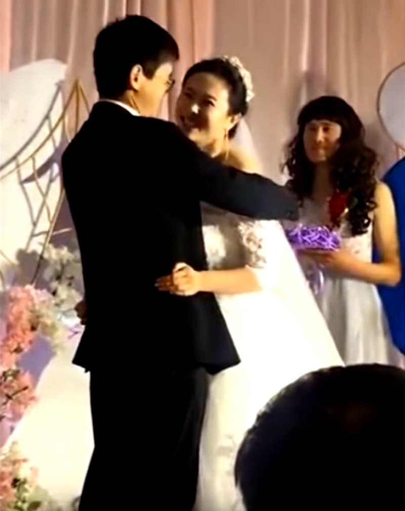 A video of a wedding in northern China showing a man dressed as a bridesmaid has caught the attention of eagle-eyed netizens on social media.
