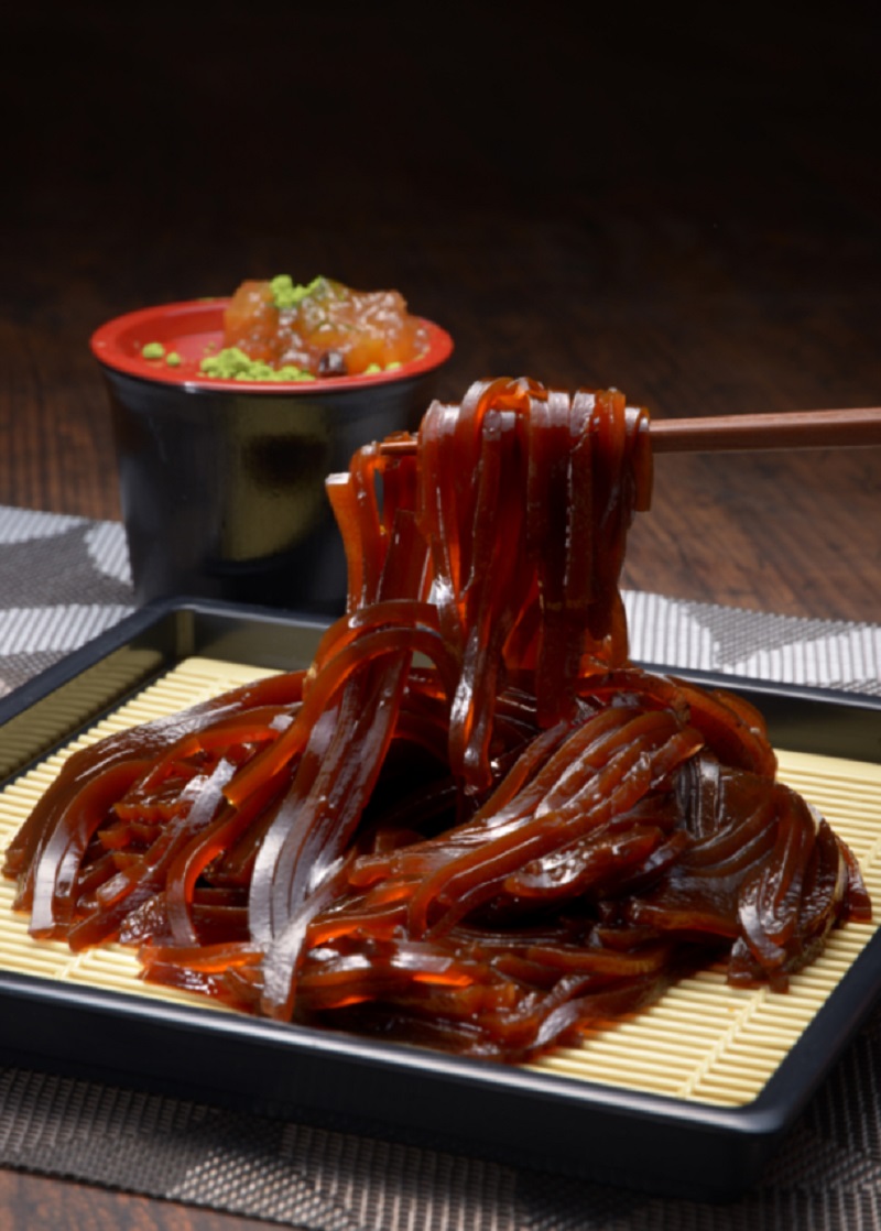 anuki Coffee, a Japanese specialty coffeehouse, has just unveiled its new product called the Coffee Gelatin Soba, which is essentially chilled coffee jelly noodles perfect for tackling the heat this summer.