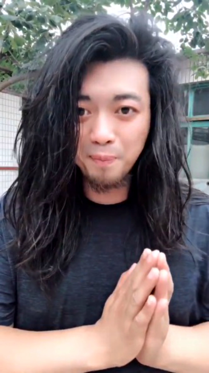 An inventor in China has gone viral on social media after creating a hair washing machine that forces users to go upside down if they actually want to see it work.