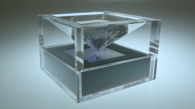 Drill, an advertising agency in Tokyo, partnered with creative tech firm Tongullman to develop the Holoyoisho, a sake cup to provide the new drinking experience.