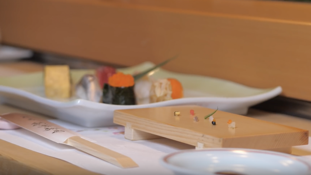 For those who want to try a bit of sushi but only have a very small appetite can head over to Takasago Sushi in Japan for their micro eight piece nigiri sushi set.