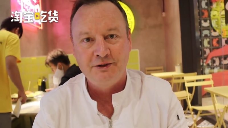 Hot pot has now taken the form of a burger in China.