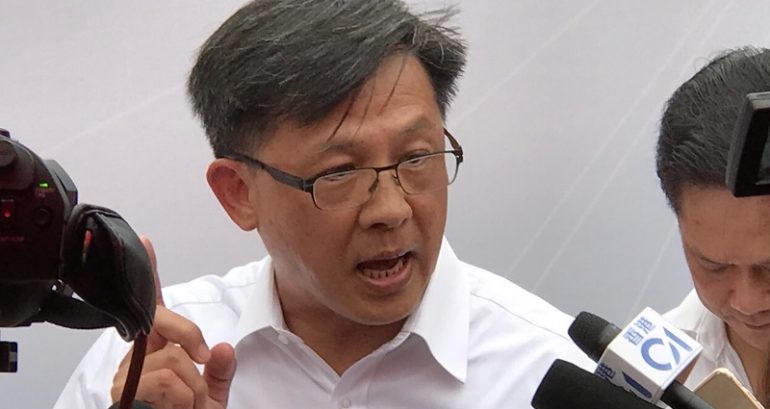 Controversial Hong Kong Politician Vows Death to Whoever Vandalized His Parent’s Grave