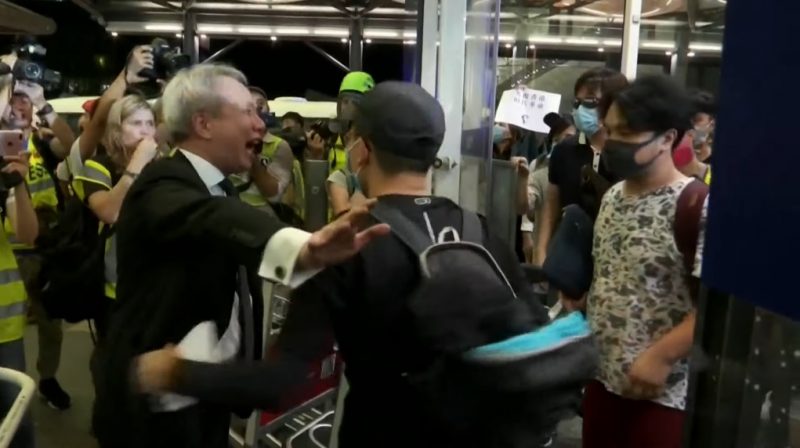 A number of Hong Kong protesters have apologized to travelers for holding demonstrations at the Hong Kong International Airport, which ultimately led to the suspension of all departure flights for two consecutive days earlier this week.