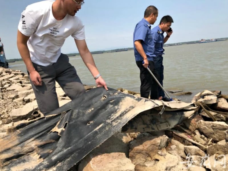 An unknown, serpent-like object slithering up the Yangtze River has social media users speculating that China may have spawned its very own Loch Ness Monster.