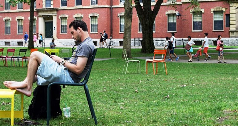 43% of White Harvard Students Got Accepted Because of Privilege Loopholes, Study Says