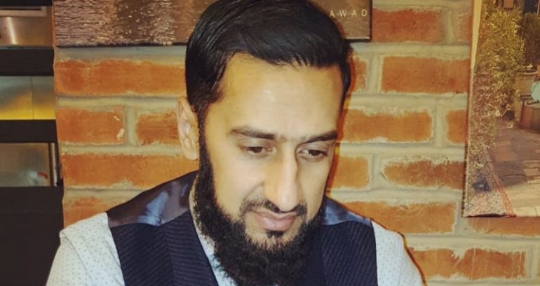 Asian Dad With 3 Kids Chased Out of Ice Cream Shop in the UK, Allegedly Called ‘Monkeys’