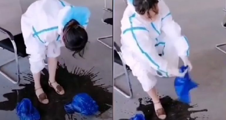 Chinese Frontliner Dumps MASSIVE Amount of Sweat From Suit During Break