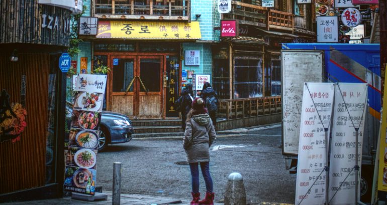 Reddit post by alleged half-Korean teen mistreated by family for being white-passing is removed