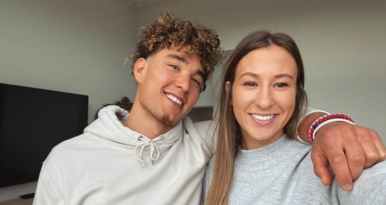 Los Angeles Rams’ Taylor Rapp proposes to his girlfriend on the field after his Super Bowl LVI victory