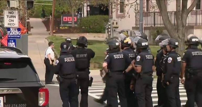 Man suspected of shooting 4 in DC found dead inside his apartment, police still have no motive
