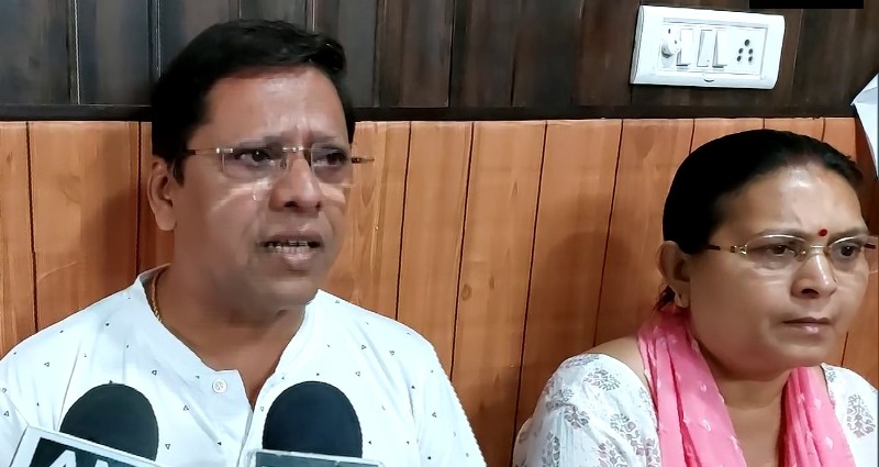 Indian parents sue their son demanding he either give them a grandchild or pay $675,000 compensation