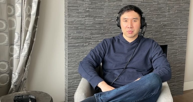 TikToker who retired as an engineer at age 30 warns: Co-workers ‘are not your friends or family’