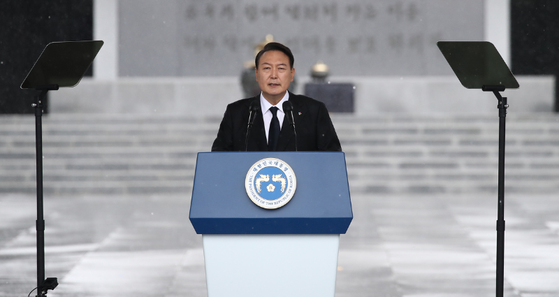 YOON SUKYEOL ENGLISH