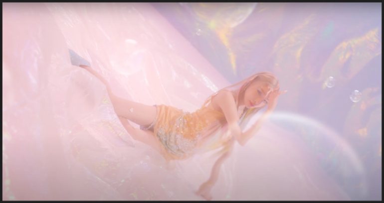Chungha dives deep with ‘Sparkling’ summer comeback album ‘Bare&Rare Pt. 1′