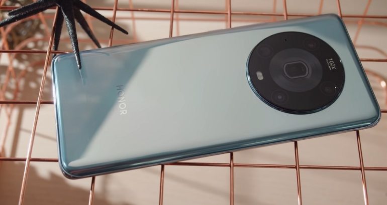 Chinese smartphone brand Honor copies iPhone features, sees sales double