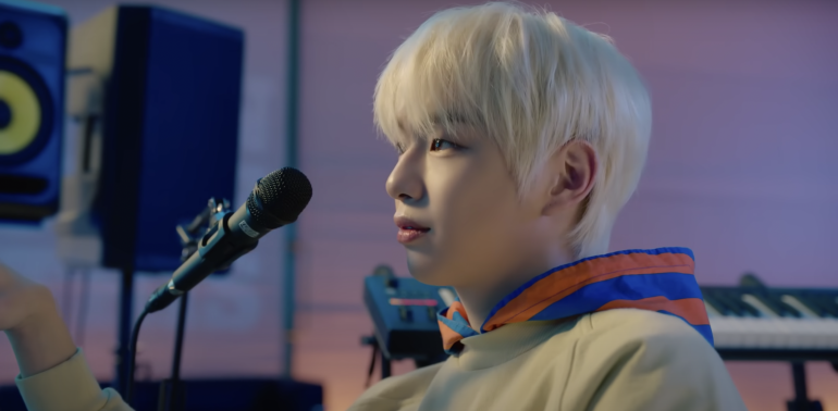 Kang Daniel apologizes after his comments about ‘Street Woman Fighter’ spark sexism accusations