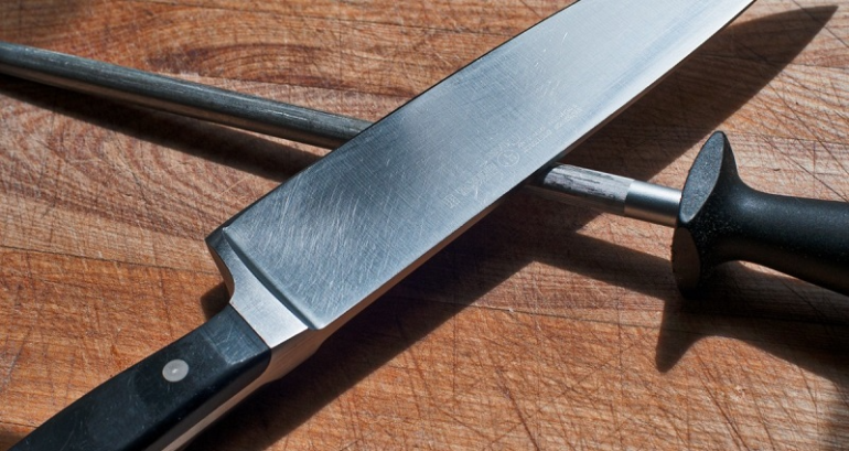 Indian mother chops off boyfriend’s penis after catching him trying to sexually assault her daughter